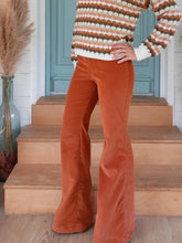 Cargar imagen en el visor de la galería, Patrón de pantalón acampanado estilo boho para mujer en pdf. Patrón Juan sin Miedo