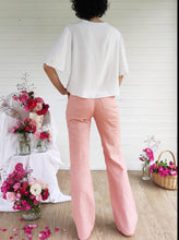 Cargar imagen en el visor de la galería, Patrón de pantalón vaqueros para mujer en PDF, ideal para coser en lino o denim. Patrón Víctor