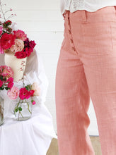 Cargar imagen en el visor de la galería, Patrón de pantalón vaqueros para mujer en PDF, ideal para coser en lino o denim. Patrón Víctor